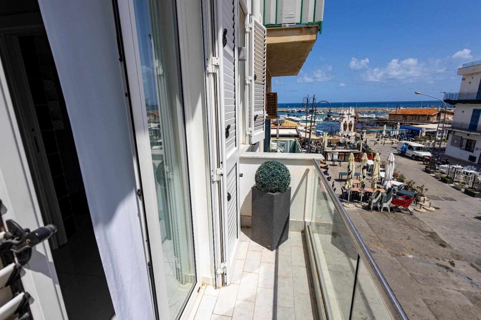 La Piazzetta A Mare Holiday House Sferracavallo Ngoại thất bức ảnh